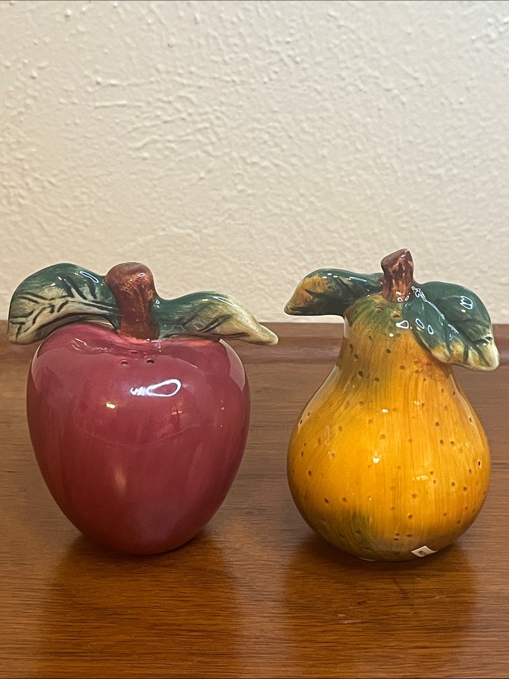 Sakura Vintage Apple & Pear Ceramic Salt & Pepper Shakers, Hand Painted